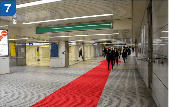 JR大阪駅中央口からの道順d-7