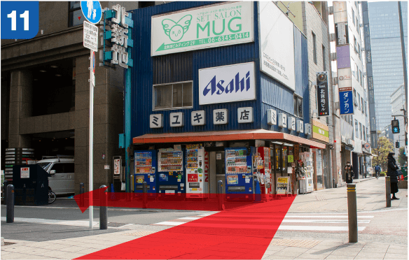 JR大阪駅中央口からの道順d-11